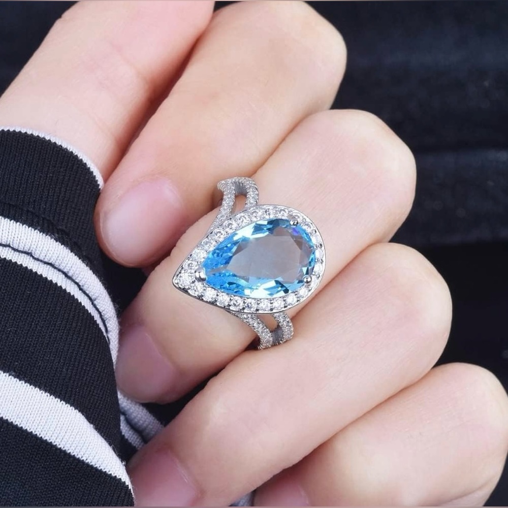 925 Sterling Silver pear-Shaped Aquamarine Tear Crystal Ring.